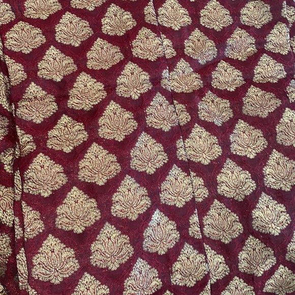 Gorgeous Pakistani 3 Piece Velvet Suit - Picture 8 of 8